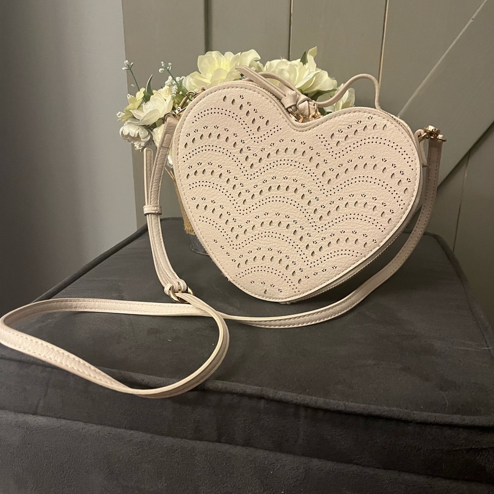 Lauren Conrad, heart shape, cross body bag